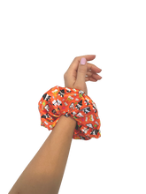 Load image into Gallery viewer, XL Scrunchie Halloween (Orange)